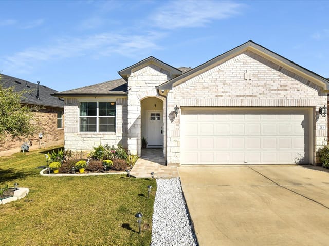 213 Brooklyn DR
