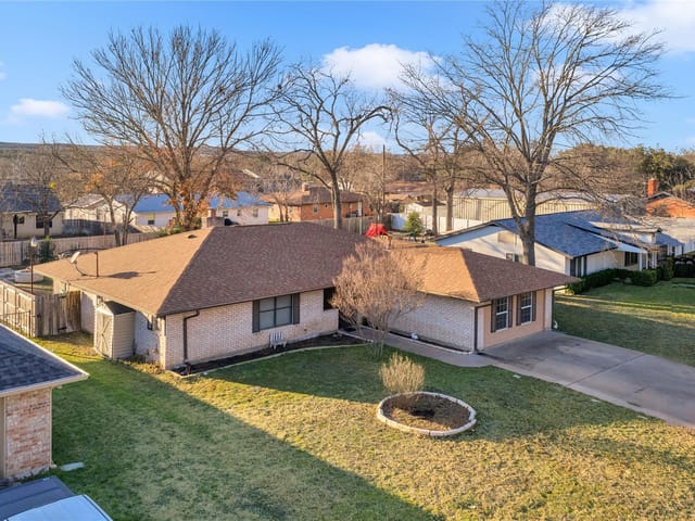 213 Corder Ln