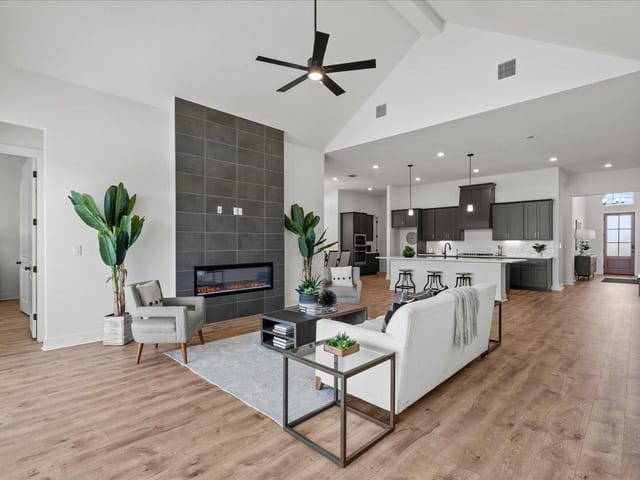 213 Firethorn Rd