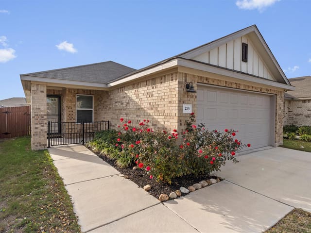 213 Wild Spur Ln