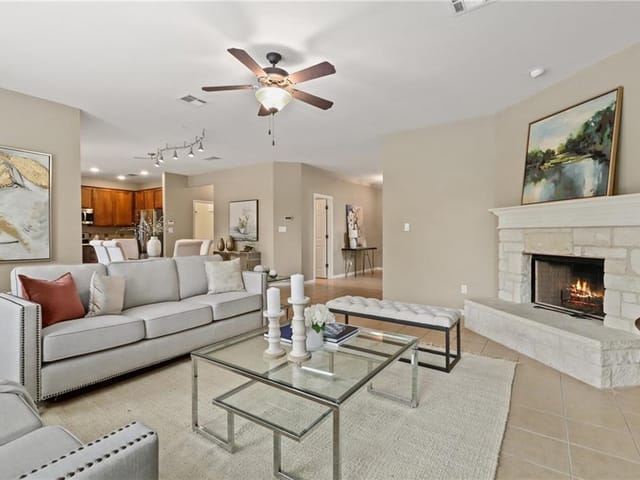 2133 Callingwood Dr