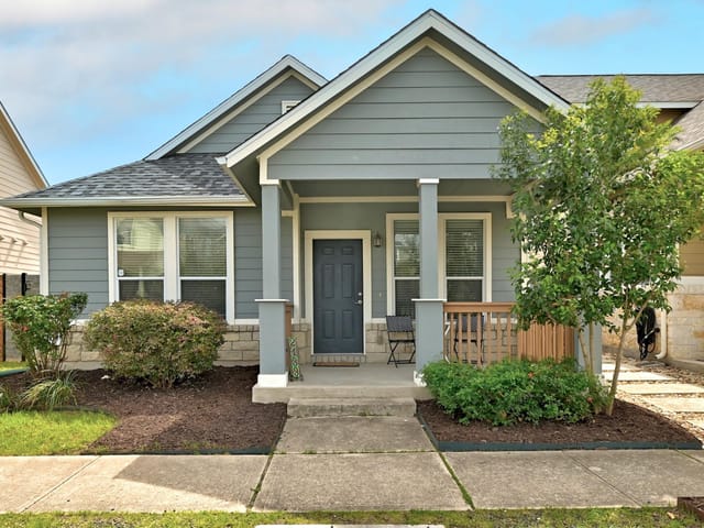 2133 Emma Long ST