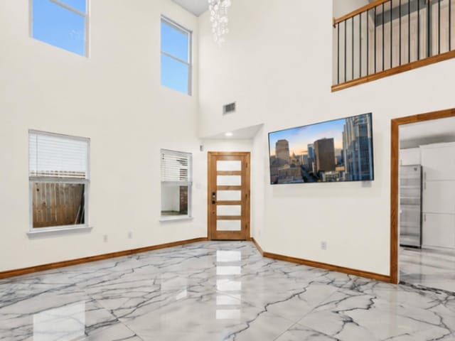 2133 Redwing WAY