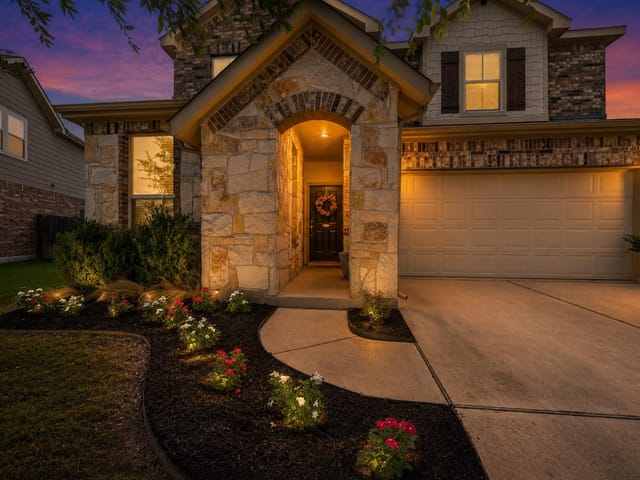 214 Cyril DR