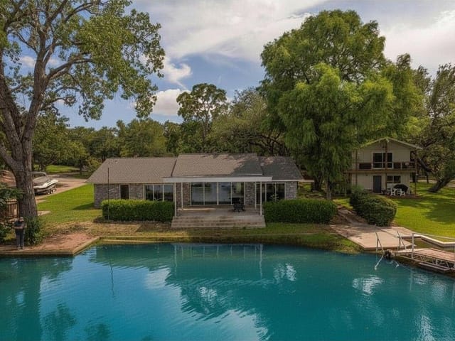 214 Island Lodges DR