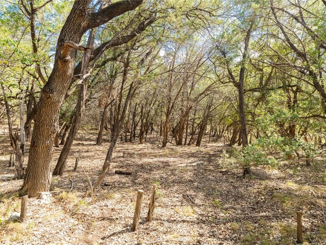 21402 Broken Bow CV