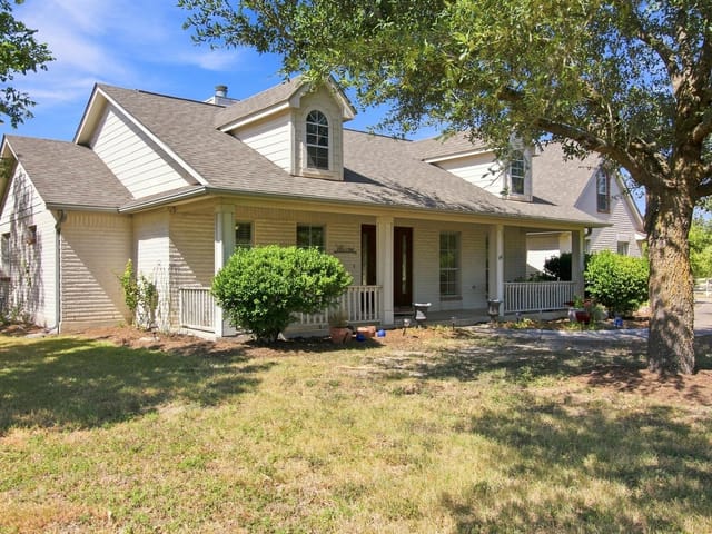 215 Courtnees WAY