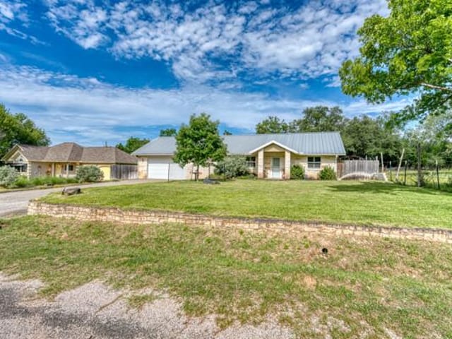215 E McGee TRL