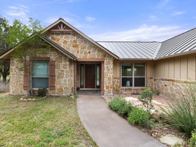 215 Maverick Cir