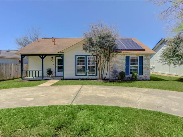 215 W Garrett Run