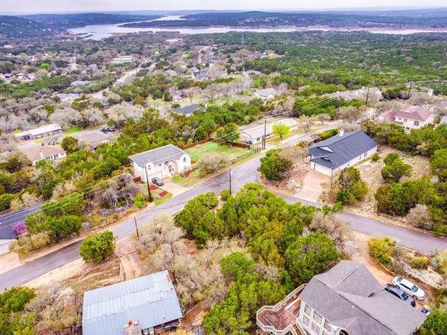21500 Surrey Ln