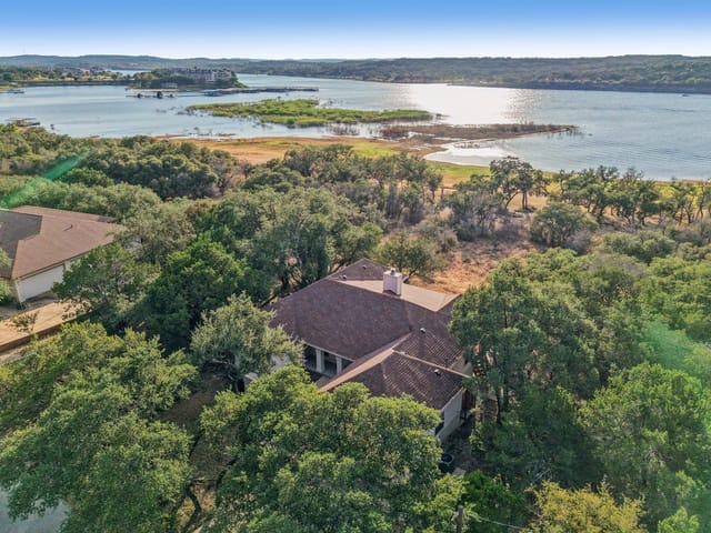 21513 Lakefront DR