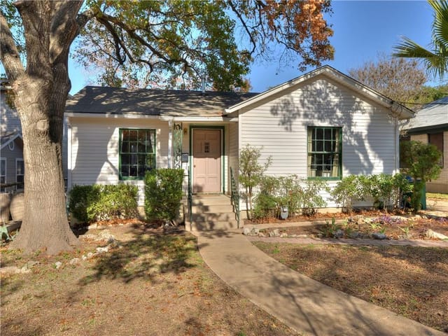 216 FLETCHER St