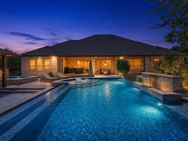 216 Oak Valley CT