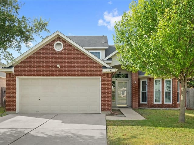 216 Sunshadow DR
