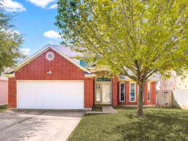 216 Sunshadow DR