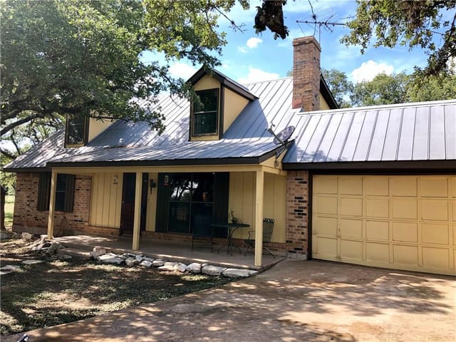 2168 Ranch Road 1323