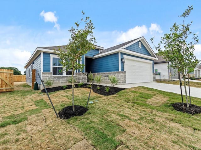 217 Bucking LN