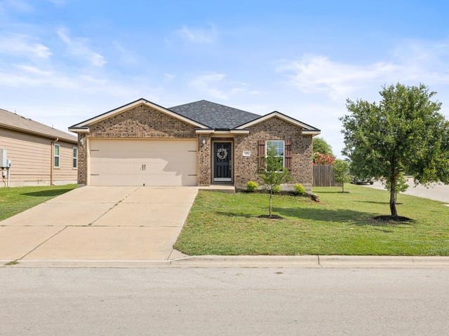 217 Farmer LN