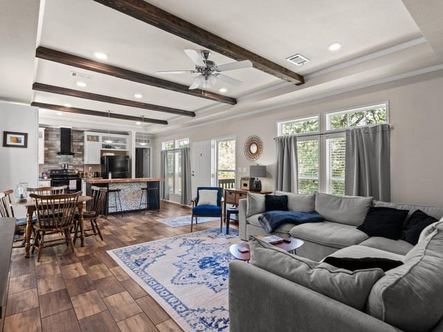 217 Pine Hill LOOP