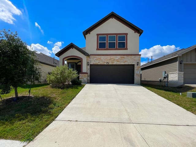 218 Boxwood Dr