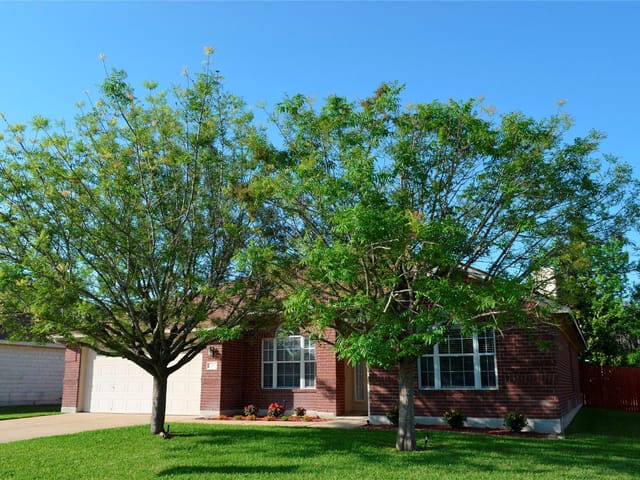 218 Desert Highlands TRL