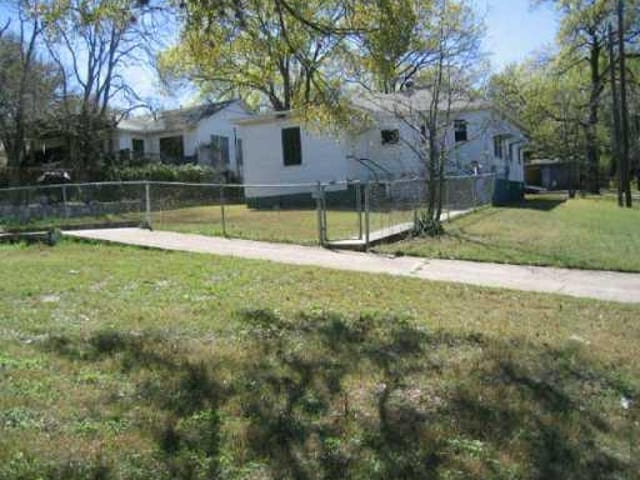 218 Fletcher ST