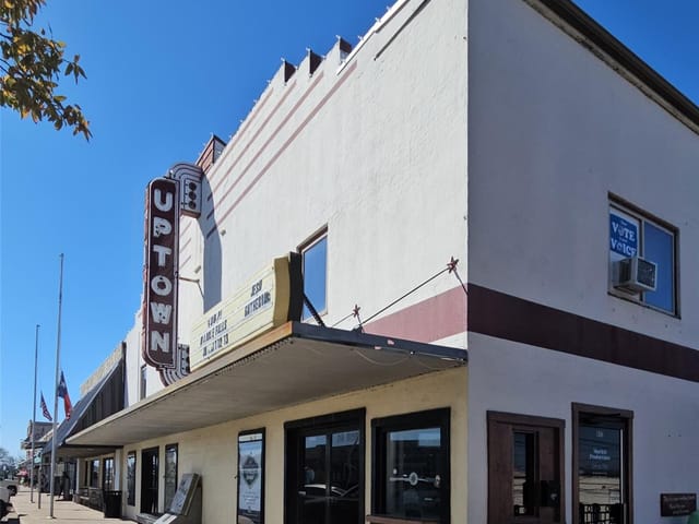 218 Main St