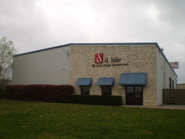 219 Commercial DR
