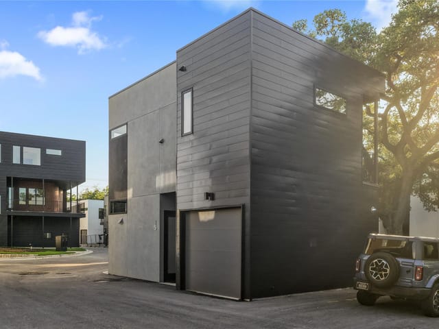 219 Lessin LN Unit #15