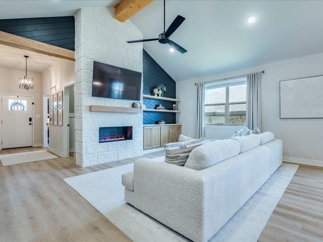 219 Wind Ridge DR