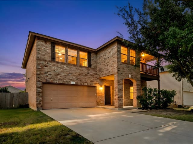 219 WOODLAKE Dr