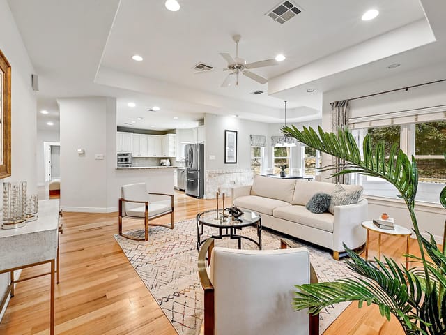 22 Hedgebrook WAY