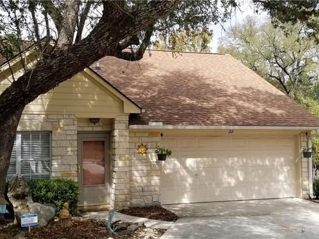 22 WOOD GLEN DR