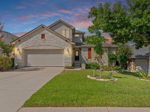 220 Canterbury DR