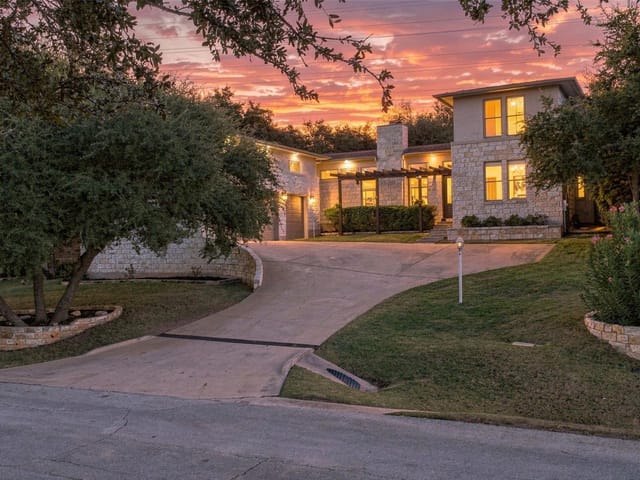 View 220 Clubhouse DR 220 Clubhouse DR, photo 1 of 6, Lakeway, TX