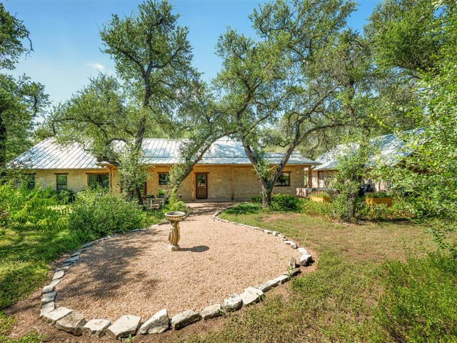 220 Meadowview DR