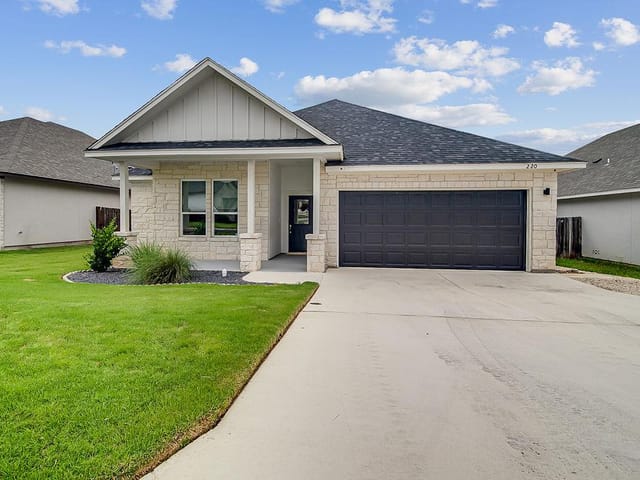 220 Riley LN