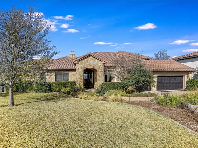 2200 Canonero Dr