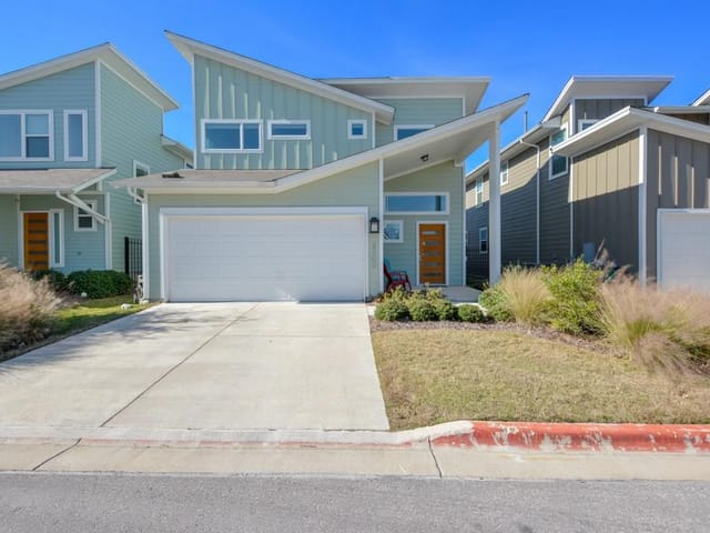 2200 Capulet St