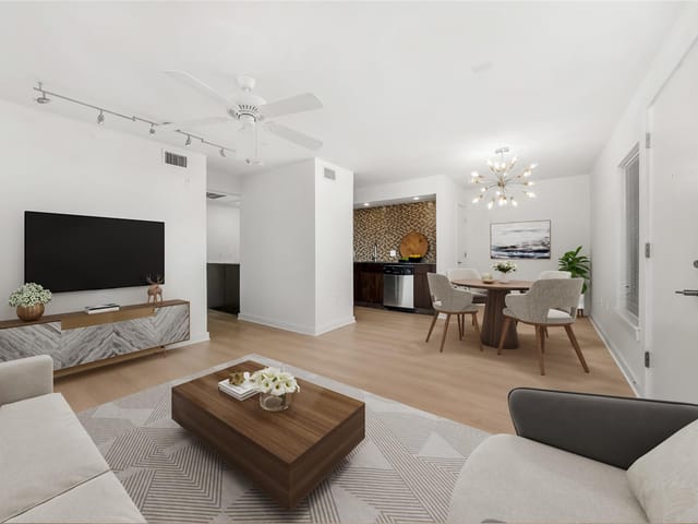 2200 Dickson DR Unit #112