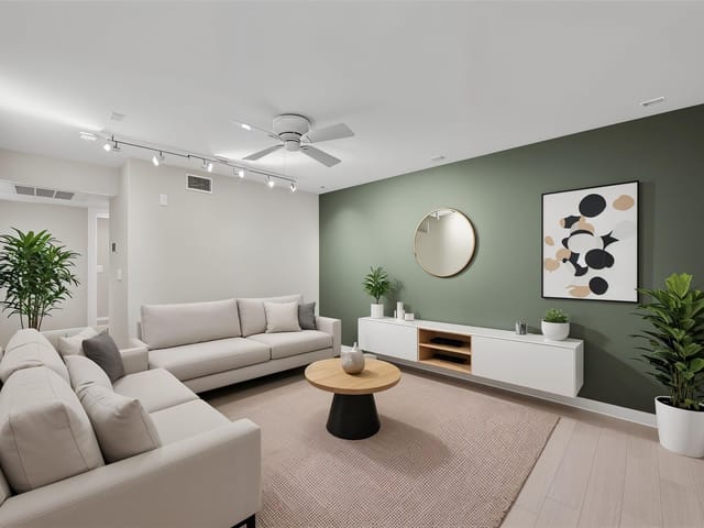 2200 Dickson Dr Unit #113