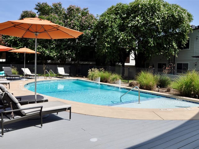 2200 Dickson DR Unit #116