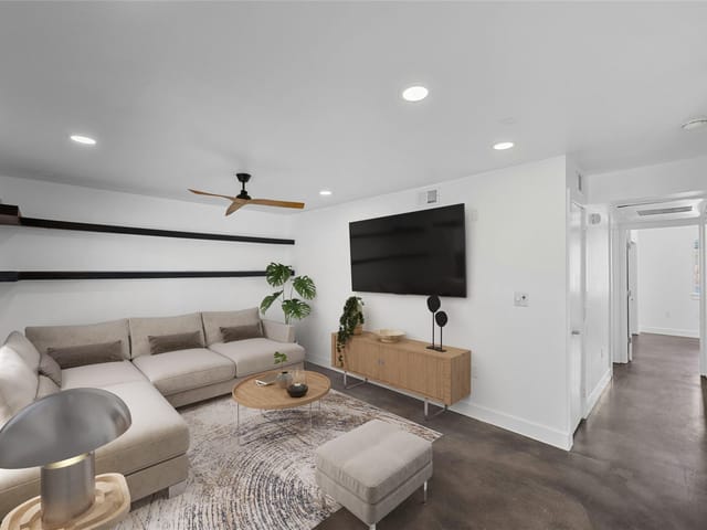 2200 Dickson Dr Unit #124