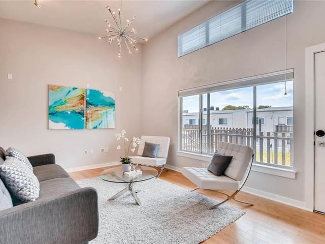2200 Dickson DR Unit #221