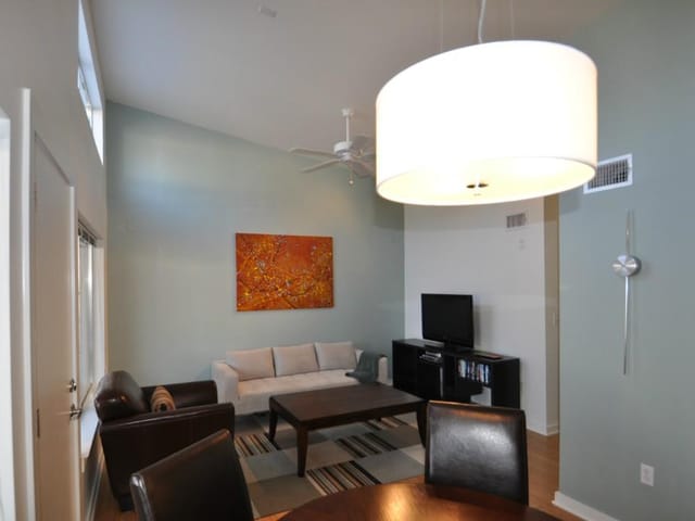 2200 Dickson Dr Unit #231