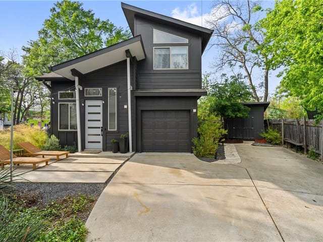 2200 E 16th St Unit #B