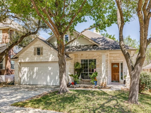 2200 Petrified Forest Dr