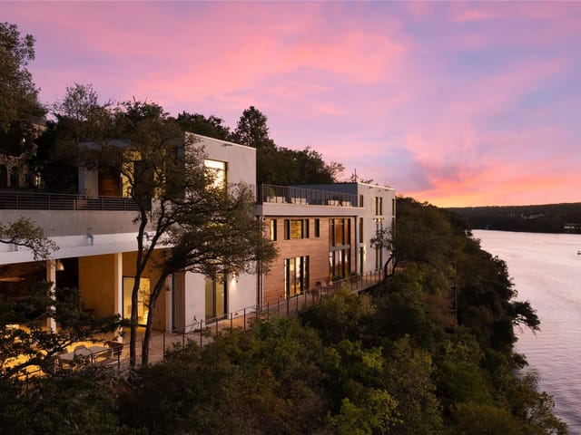 2200 Scenic Dr
