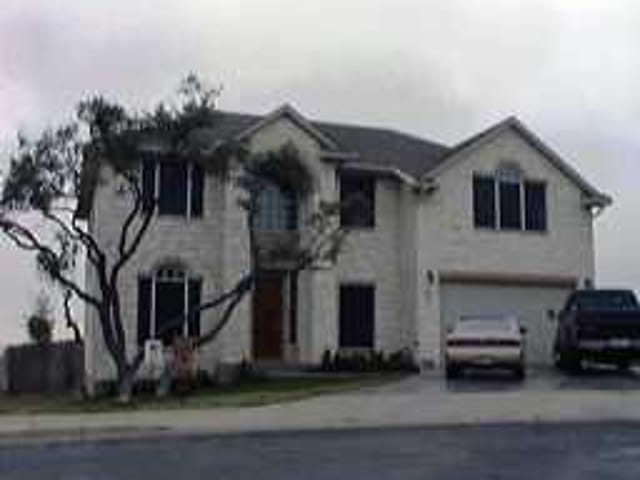 2200 WINDSWEPT DR
